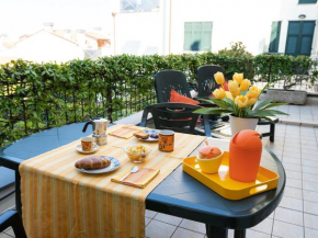 Terrazza del Gelsomino with terrace and open view